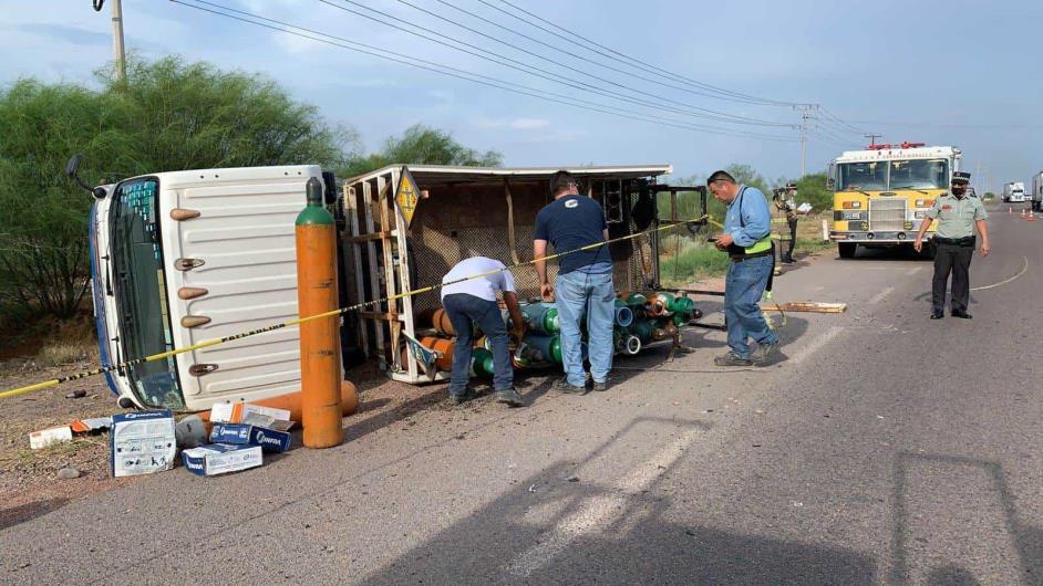 Vuelca camión con tanques de oxígeno sobre la México 15 Luz Noticias