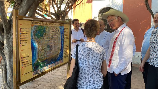 Embajador Ken Salazar recorre el Centro de Mazatlán Luz Noticias