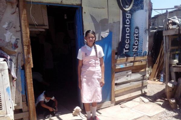 María Fernanda sueña con tener un vestido de quinceañera