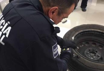 Federales decomisan casi 3 kilos de cristal en carro abandonado