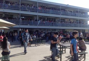 Miles de alumnos realizan examen del Ceneval en la UAS