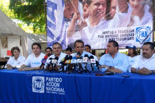 Asegura Martín Heredia que indecisos votarán por el PAN