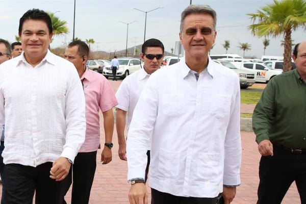 Se reserva Felton hablar sobre narcomantas en Mazatlán