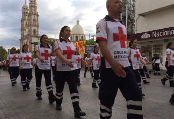 Celebra Cruz Roja a hombres y mujeres paramédicos