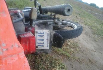 Motociclista muere al caerle un rayo