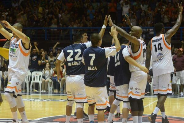 Iguala Náuticos 2-2 la serie final del Cibacopa