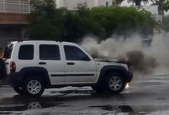 Se quema camioneta en la colonia Scally