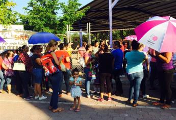 Toman padres primaria de Topolobampo