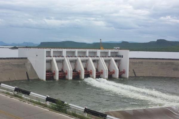 Reducen desfogues de la presa Miguel Hidalgo