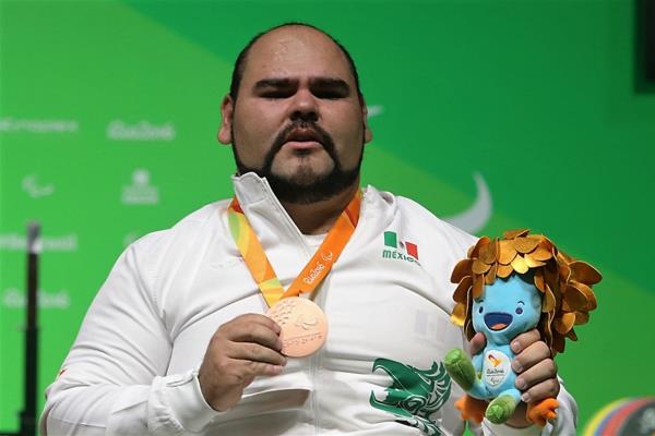 Mexicano José Castillo conquista bronce en levantamiento de potencia