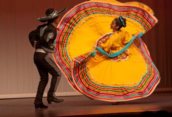 “Jarabe Tapatío”, baile que luce galantería entre una pareja