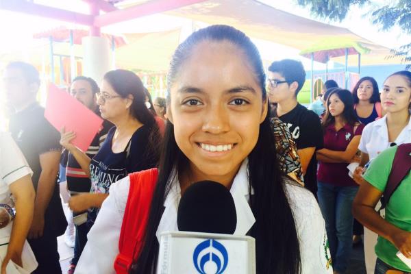 Rosa destina su beca para mantener sus estudios en Medicina