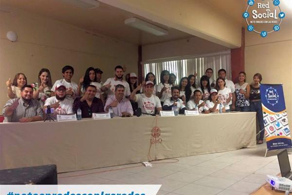 Capacitan a jóvenes en el buen uso de redes sociales