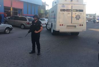 Federales sitian hospital privado en el Centro de Los Mochis