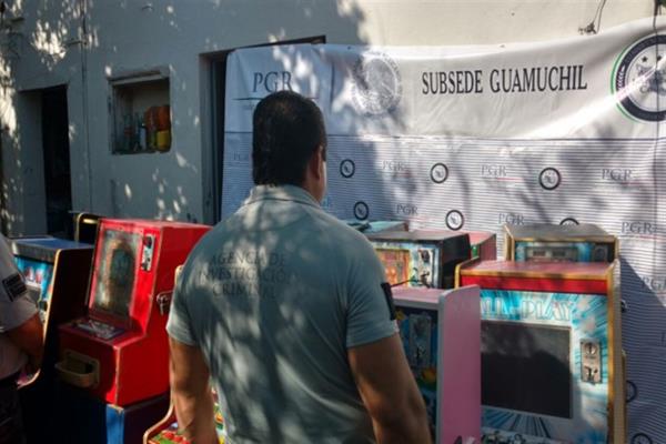 PGR Sinaloa asegura 13 máquinas “tragamonedas”