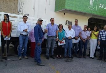 Entregan camionetas a Servicios Públicos Municipales