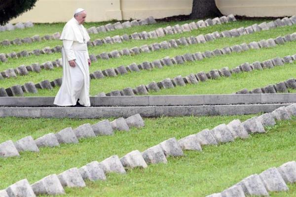 Vaticano veta dispersar cenizas de muertos en la naturaleza
