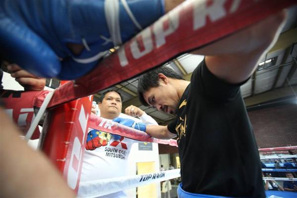 Manny Pacquiao regresa y va por título de Jessie Vargas