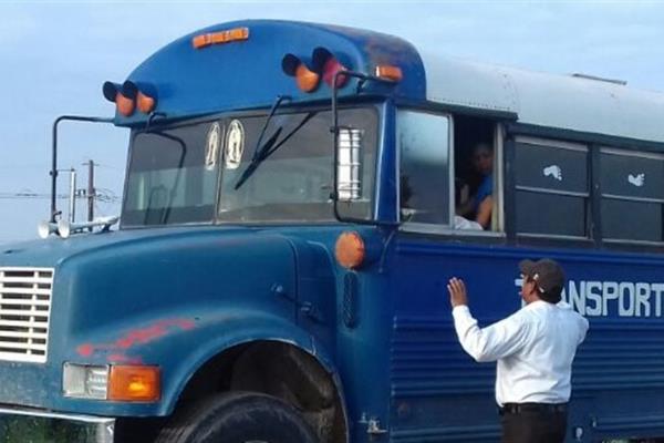 Infraccionan a 69 operadores de transporte en Los Mochis