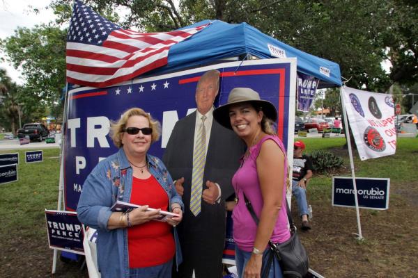Votantes de Florida con marcada división entre Clinton y Trump