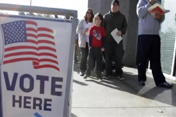Mujeres, afroestadunidenses y latinos salen a votar contra Trump