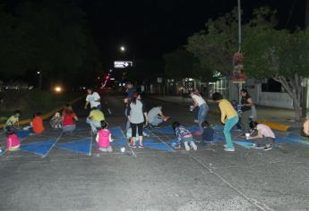 Jóvenes de Laboratorio Urbano pintan el segundo Cebratón