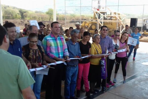 Invierten 3 mdp en cancha de la Unión Antorchista