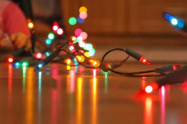 Llaman Bomberos a comprar sólo luces navideñas certificadas