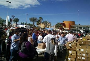 Mil 150 familias ahomenses reciben cena navideña