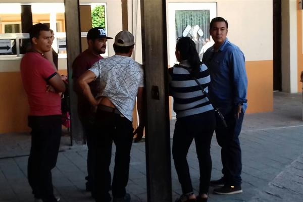 Inspectores de Oficialía Mayor despedidos piden hablar con Pucheta