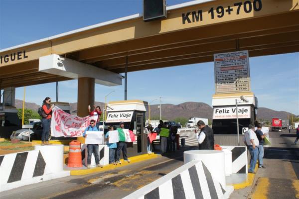 Toman caseta de San Miguel por rechazo a gasolinazos