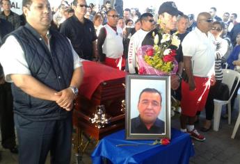 Gritan presente en el último pase de lista del escolta asesinado