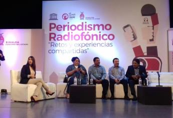 Realizan panel por Día Mundial de la Radio