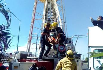 Rescatan a mujer que intentaba suicidarse