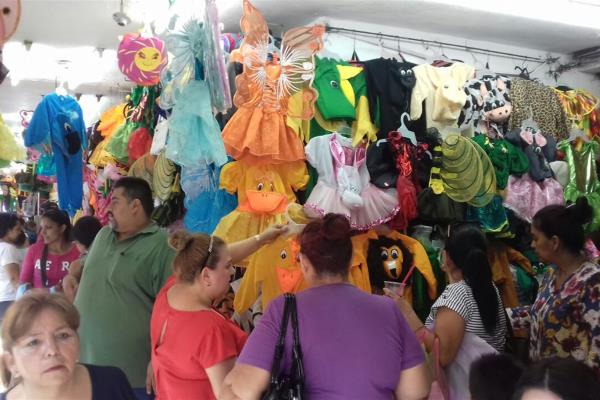 Hasta un 50% bajan ventas de disfraces para festivales
