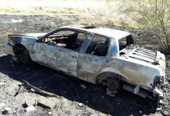 Se incendia vehículo y solar baldío en La Tabachines