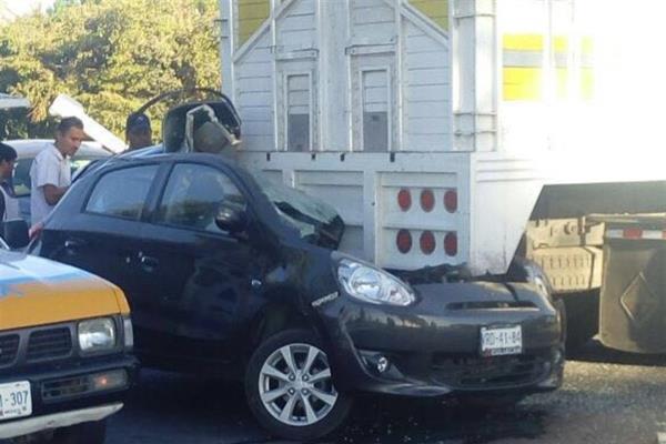 Muere sacerdote de San Pedro en accidente automovilístico