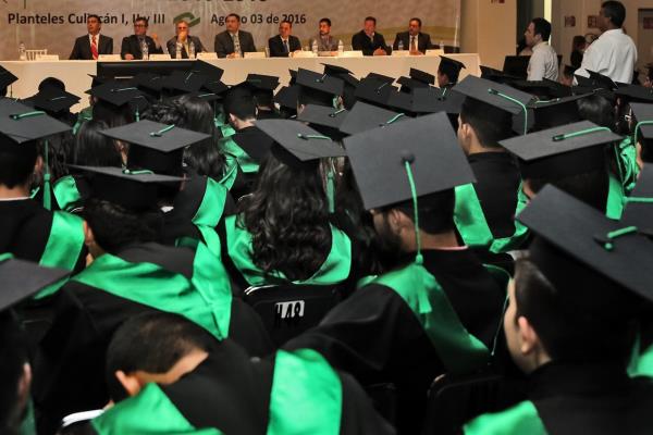 18 mil jóvenes egresados no tienen empleo en Sinaloa