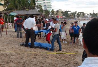 Traiciona el mar a turista en Mazatlán