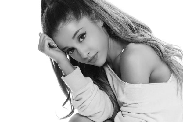 Ariana Grande suspende parte de su gira tras atentado en Manchester