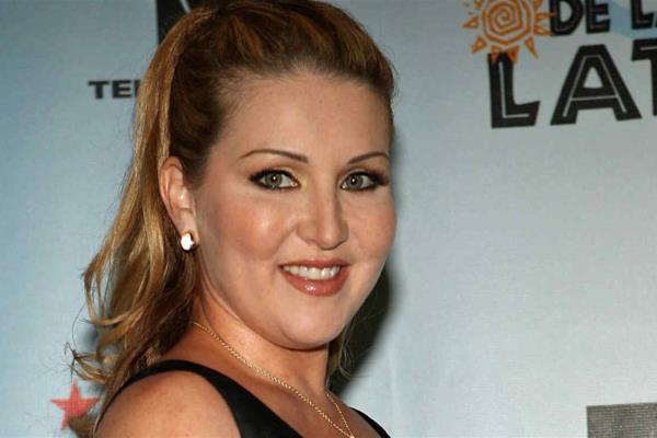 Alicia Villarreal reaparece y prepara nuevo disco