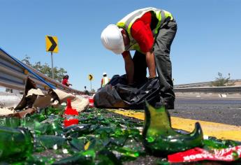 Cientos de refrescos quedan tirados en El Trébol