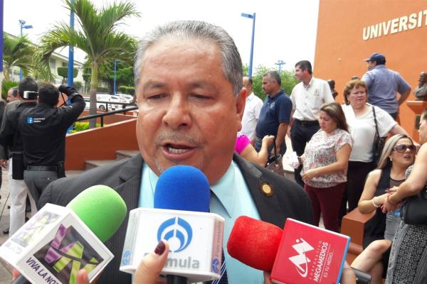 Roberto Cruz politizó manifestacion de maestros: Zavala