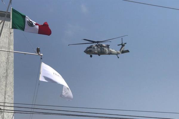 Helicóptero sobrevuela diversas colonias de Culiacán