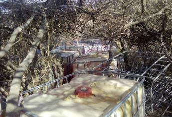 Militares aseguran camionetas y gasolina en Guamúchil