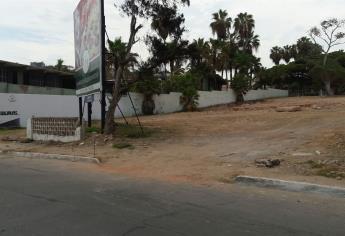 Se oponen trabajadores a demolición del Cobaes 37