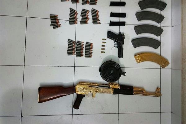Aseguran Cuerno de Chivo chapeado en oro en Juan José Ríos
