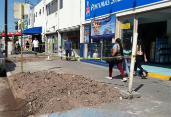 Inicia la demolición de las banquetas en el Centro de Los Mochis