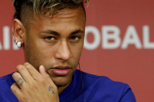 París Saint-Germain prevé presentar a Neymar antes del fin de semana