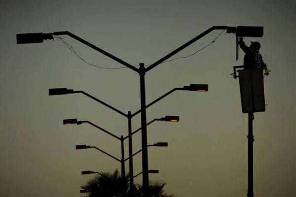 Repara Ayuntamiento cien luminarias a diario en Culiacán